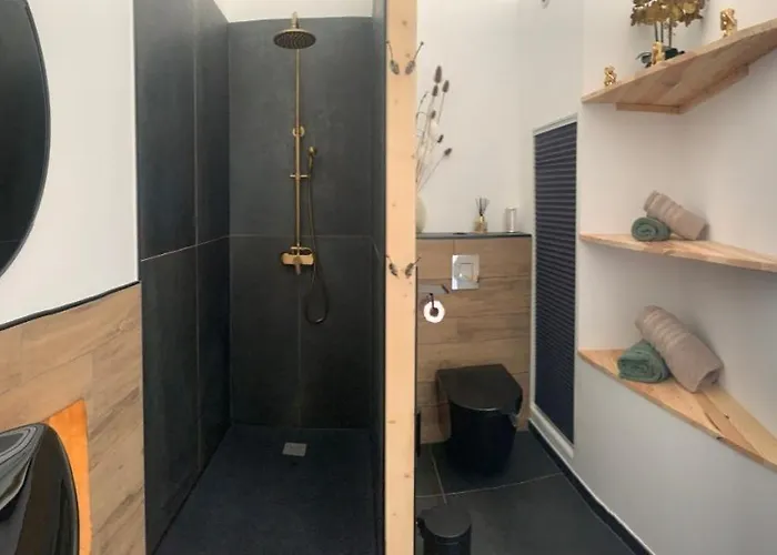 L Inarretable Independant 3*